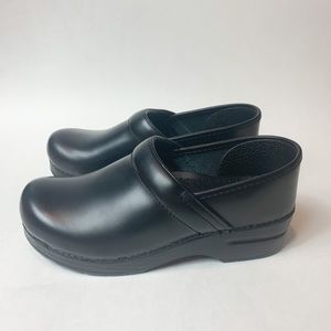 Dansko Solid Black Leather Clogs Like New!